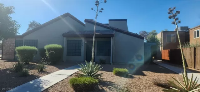 MLS: 2713597 Condo For Sale