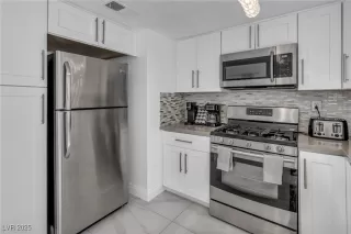 Photo #4: 2713597 Listing 