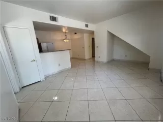 Photo #3: 2713598 Listing 