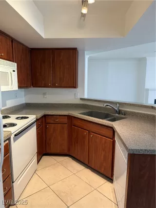 Photo #2: 2713608 Listing 