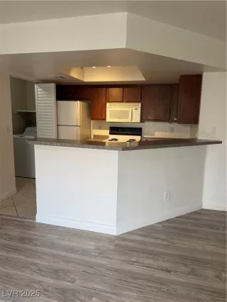 Photo #3: 2713608 Listing 