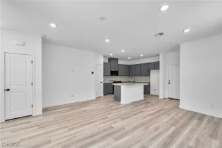 Photo #2: 2713610 Listing 