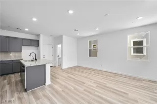 Photo #4: 2713610 Listing 