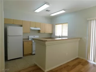 Photo #5: 2713619 Listing 