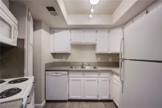 Photo #6: 2713632 Listing 