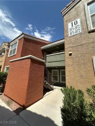 Photo #1: 2713640 Listing 