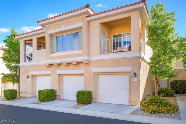 MLS: 2713662 Condo For Sale