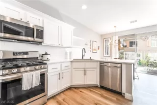 Photo #3: 2713662 Listing 