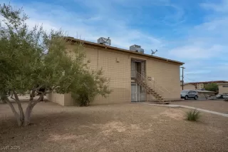 More Details about MLS # 2713666 : 698 NORTHROP AVENUE 4