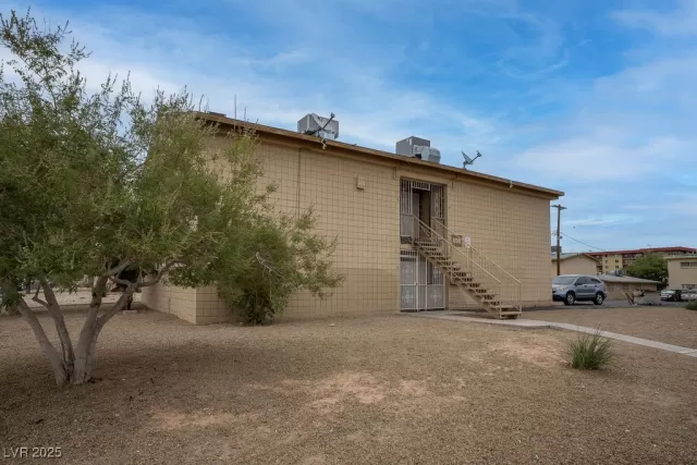 MLS: 2713666 Condo For Sale