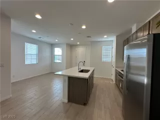 Photo #2: 2713669 Listing 