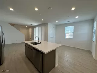 Photo #4: 2713669 Listing 