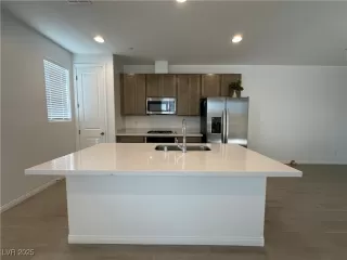 Photo #5: 2713669 Listing 