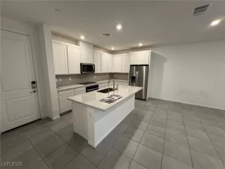 Photo #3: 2713676 Listing 