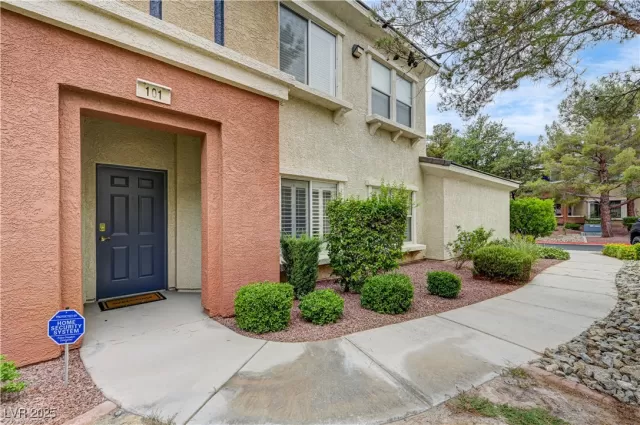 MLS: 2713701 Condo For Sale