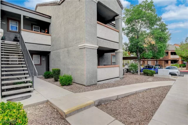 MLS: 2713732 Condo For Sale