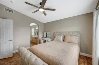 Photo #6: 2713738 Listing