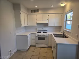 Photo #3: 2713757 Listing 