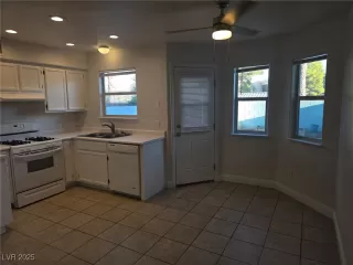 Photo #4: 2713757 Listing 