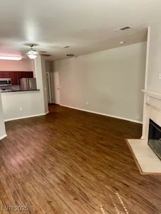 Photo #2: 2713772 Listing