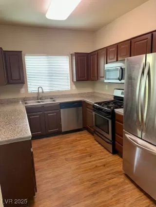 Photo #3: 2713772 Listing