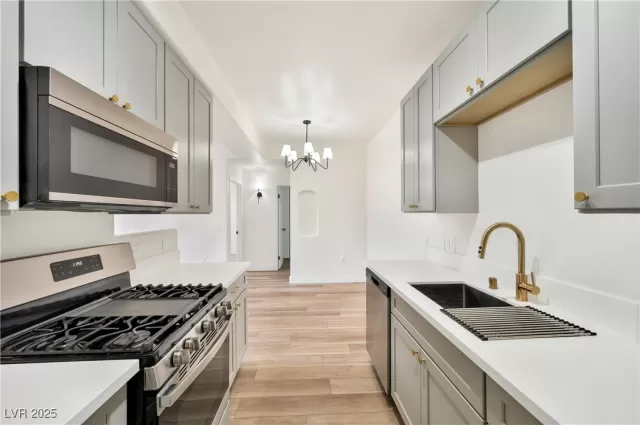 MLS: 2713774 Condo For Sale