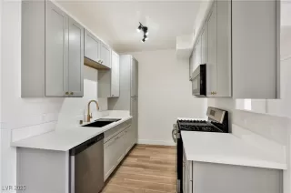 Photo #1: 2713774 Listing