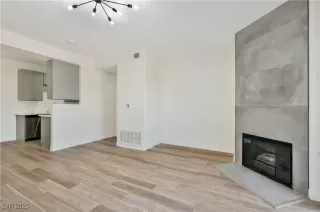 Photo #3: 2713774 Listing