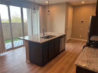 Photo #5: 2713782 Listing 