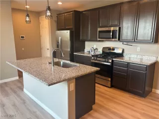 Photo #6: 2713782 Listing 