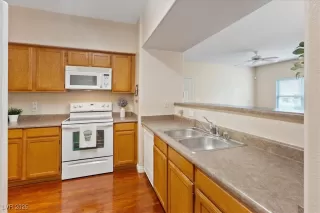Photo #4: 2713796 Listing