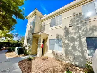 Photo #1: 2713808 Listing 