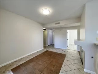 Photo #4: 2713808 Listing 