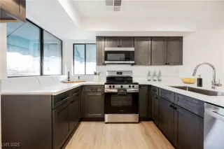 Photo #2: 2713811 Listing