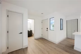 Photo #4: 2713811 Listing