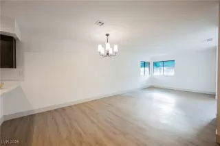 Photo #6: 2713811 Listing