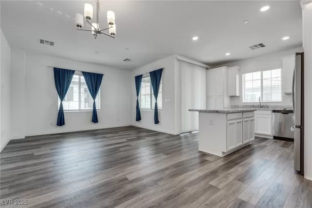 MLS: 2713814 Condo For Sale