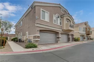 Photo #1: 2713818 Listing