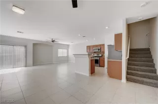 Photo #4: 2713818 Listing