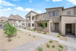 Photo #1: 2713819 Listing