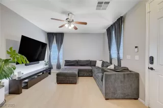 Photo #3: 2713840 Listing 