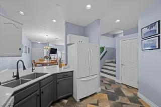 Photo #4: 2713846 Listing 