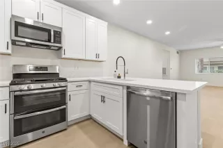 Photo #5: 2713847 Listing 