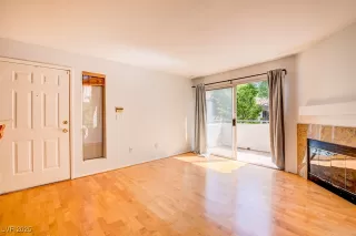 Photo #2: 2713853 Listing