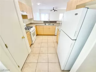 Photo #5: 2713880 Listing