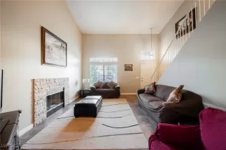 Photo #3: 2713887 Listing