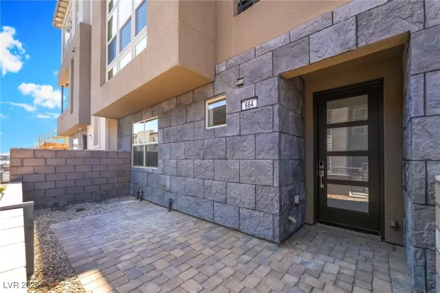 MLS: 2713911 Condo For Sale