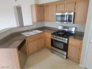 Photo #5: 2713916 Listing 