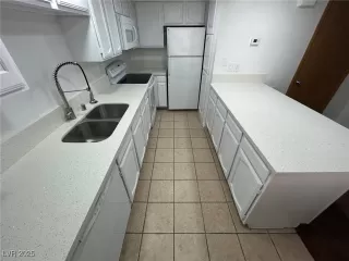 Photo #1: 2713919 Listing 