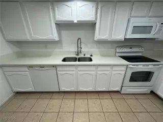 Photo #2: 2713919 Listing 